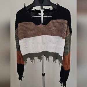 Chic Frayed V-Neck Sweater in Black, Brown, White, and Green